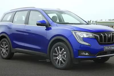 2017 Mahindra XUV700 Sportz for sale in Kochi, Ernakulam