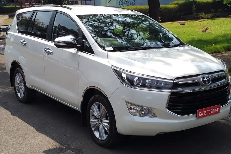 2019 Toyota Innova Crysta S — photo 1 of 1