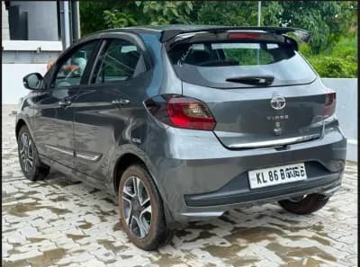 2022 Tata Motors Tiago XZ — photo 4