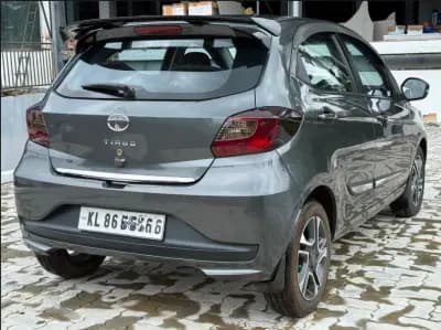 2022 Tata Motors Tiago XZ — photo 5