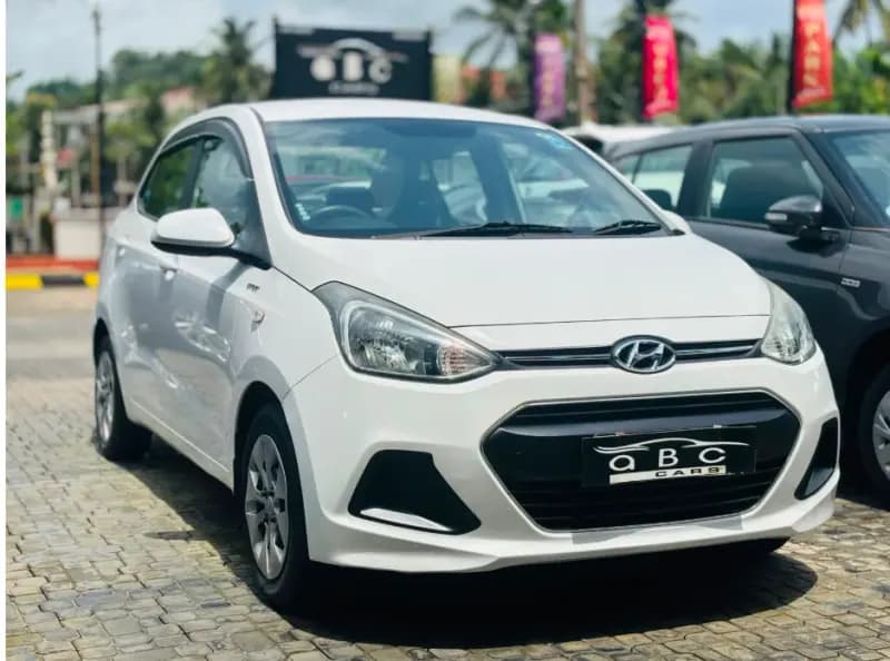 2014 Hyundai Xcent — photo 1 of 2