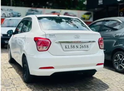 2014 Hyundai Xcent — photo 2