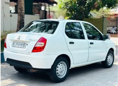 2017 Tata Motors Indigo eCS — photo 2 of 6