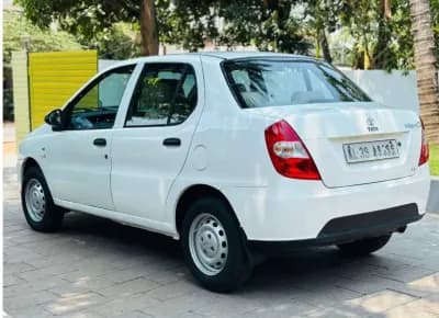 2017 Tata Motors Indigo eCS — photo 3 of 6
