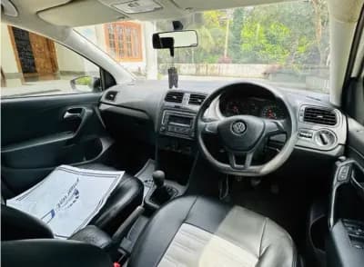 2015 Volkswagen Polo — photo 5 of 7