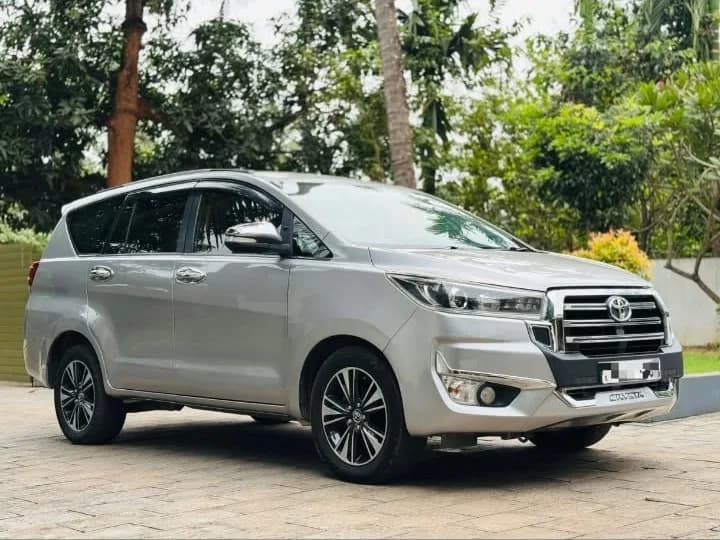 2016 Toyota Innova Crysta 2.8 Z AT in silver for sale in Uliyil, Kannur