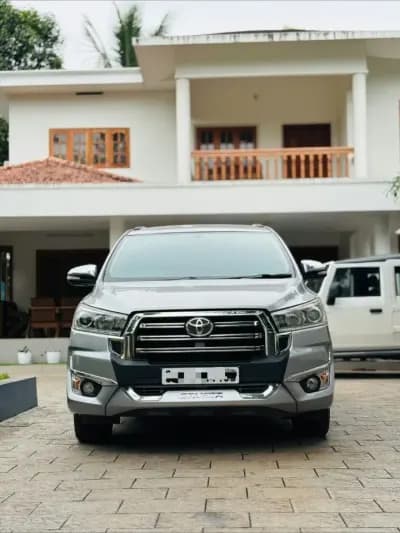 2016 Toyota Innova Crysta 2.8 Z AT in silver — photo 2 of 5