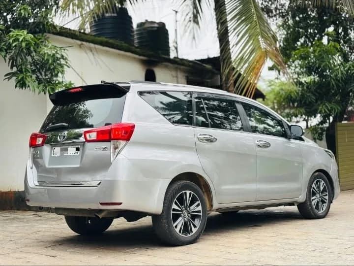 2016 Toyota Innova Crysta 2.8 Z AT in silver — photo 3 of 5