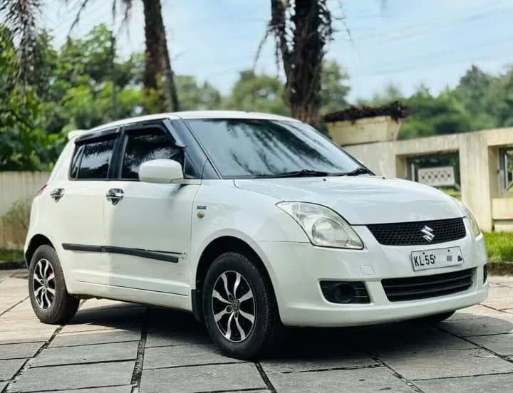 2010 Maruti Suzuki Swift VDI in white for sale in Uliyil, Kannur