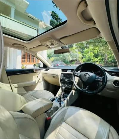 2015 Skoda Octavia Style Plus in white — photo 4 of 5