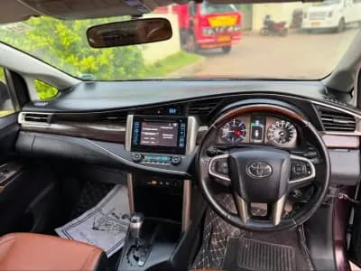 2017 Toyota Innova Crysta 2.8 Z AT in brown — photo 3 of 6