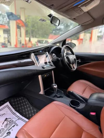 2017 Toyota Innova Crysta 2.8 Z AT in brown — photo 4 of 6