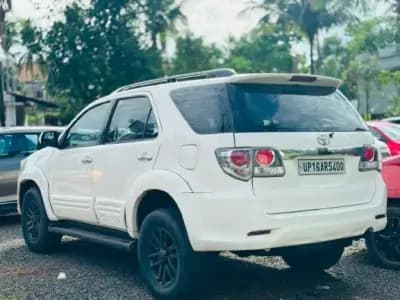 2013 Toyota Fortuner 4x2 AT in white — photo 3 of 4