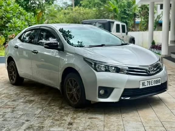 2016 Toyota Corolla Altis G in silver for sale in Uliyil, Kannur