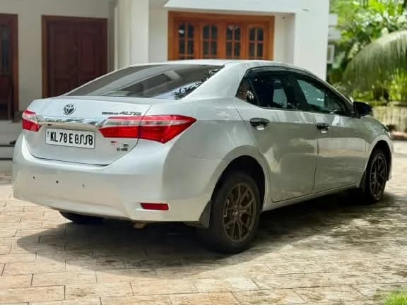 2016 Toyota Corolla Altis G in silver — photo 3 of 4