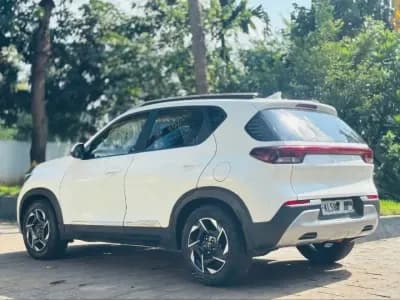 2022 Kia Sonet HTK+ in white — photo 3 of 5
