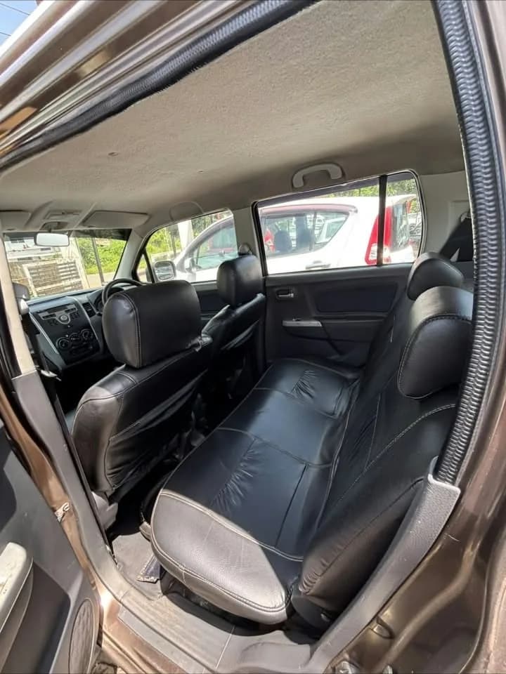 2011 Maruti Suzuki Wagon R VXi in brown — photo 5 of 5