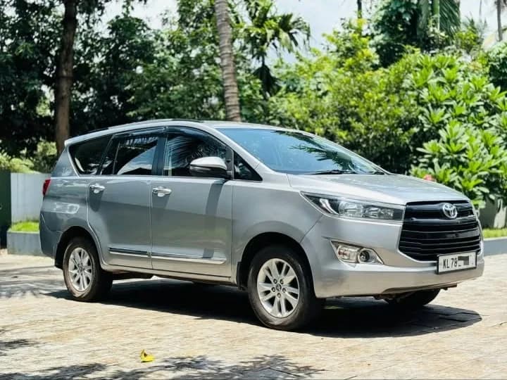 2017 Toyota Innova Crysta 2.8 G AT in silver — photo 2 of 5