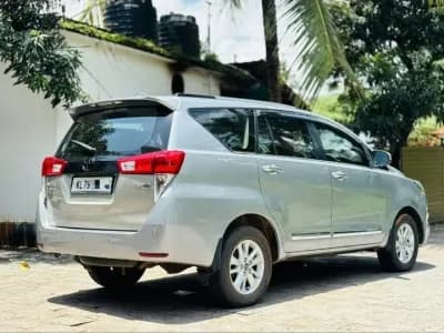 2017 Toyota Innova Crysta 2.8 G AT in silver — photo 3 of 5