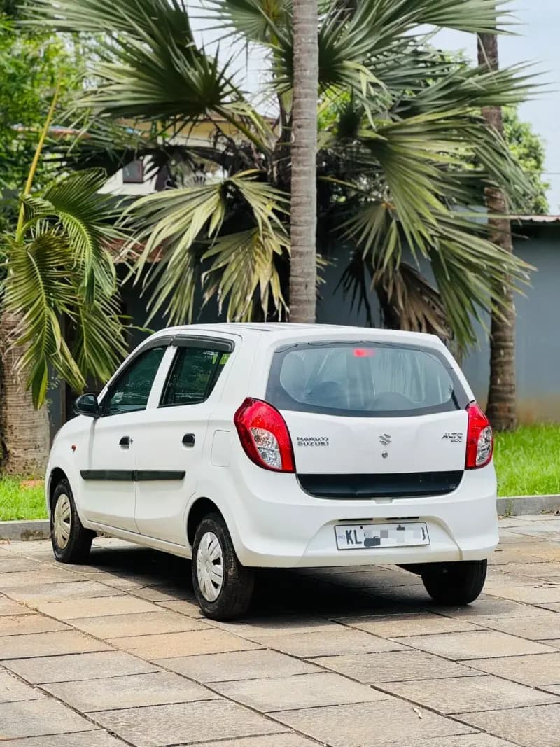 2017 Maruti Suzuki Alto 800 LXi in white — photo 5 of 8