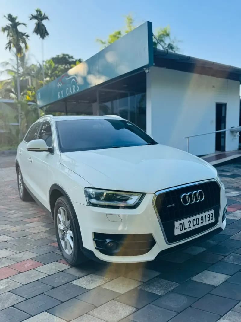 2013 Audi Q3 in white — photo 2 of 6