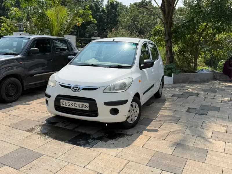 2009 Hyundai i10 Sportz in white for sale in Edoor, Kannur