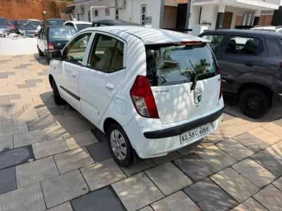 2009 Hyundai i10 Sportz in white — photo 4 of 10