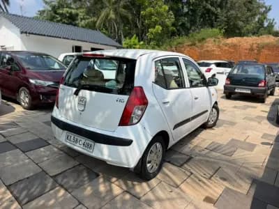 2009 Hyundai i10 Sportz in white — photo 5 of 10