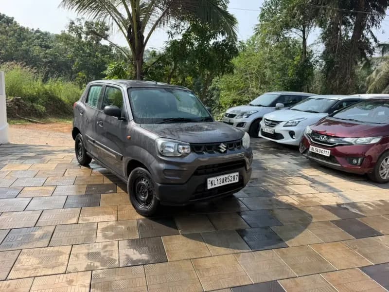 2020 Maruti Suzuki S-Presso VXi in grey — photo 2 of 10