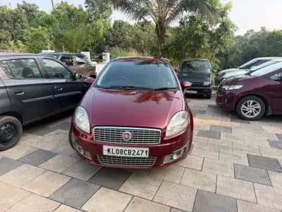 2009 Fiat Linea in maroon — photo 2 of 10