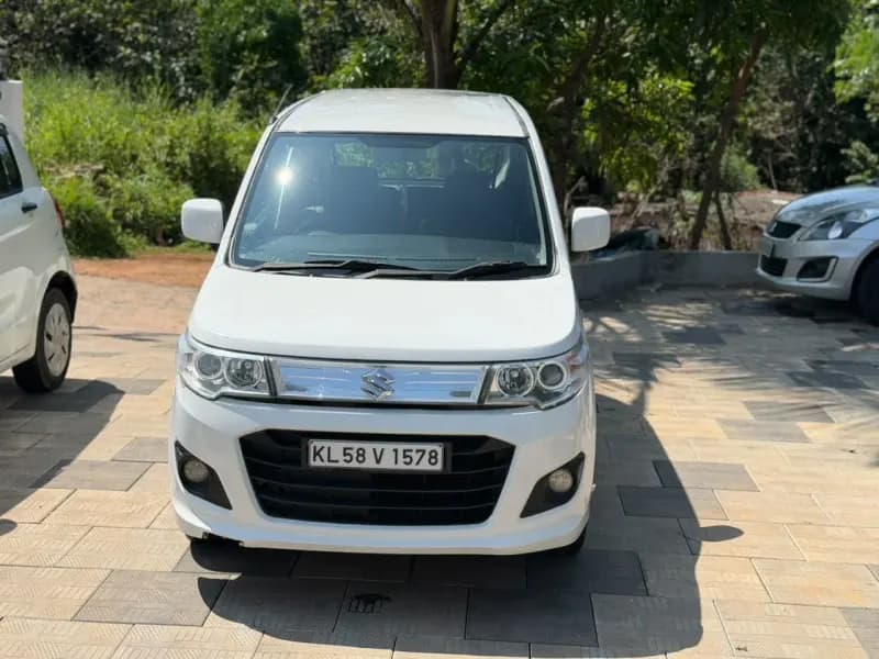 2017 Maruti Suzuki Wagon R Stingray VXi Plus in white — photo 3 of 10