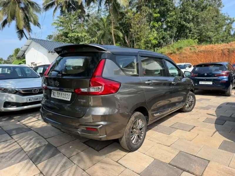 2019 Maruti Suzuki Ertiga ZXi Plus Smart Hybrid in grey — photo 4 of 10