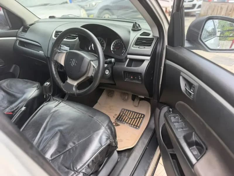 2014 Maruti Suzuki Swift VXi in silver — photo 6 of 9