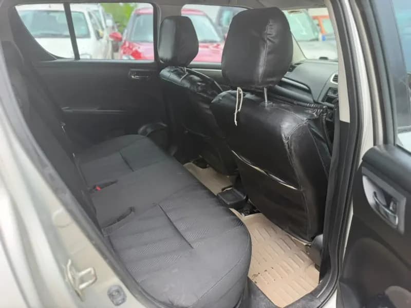 2014 Maruti Suzuki Swift VXi in silver — photo 9 of 9