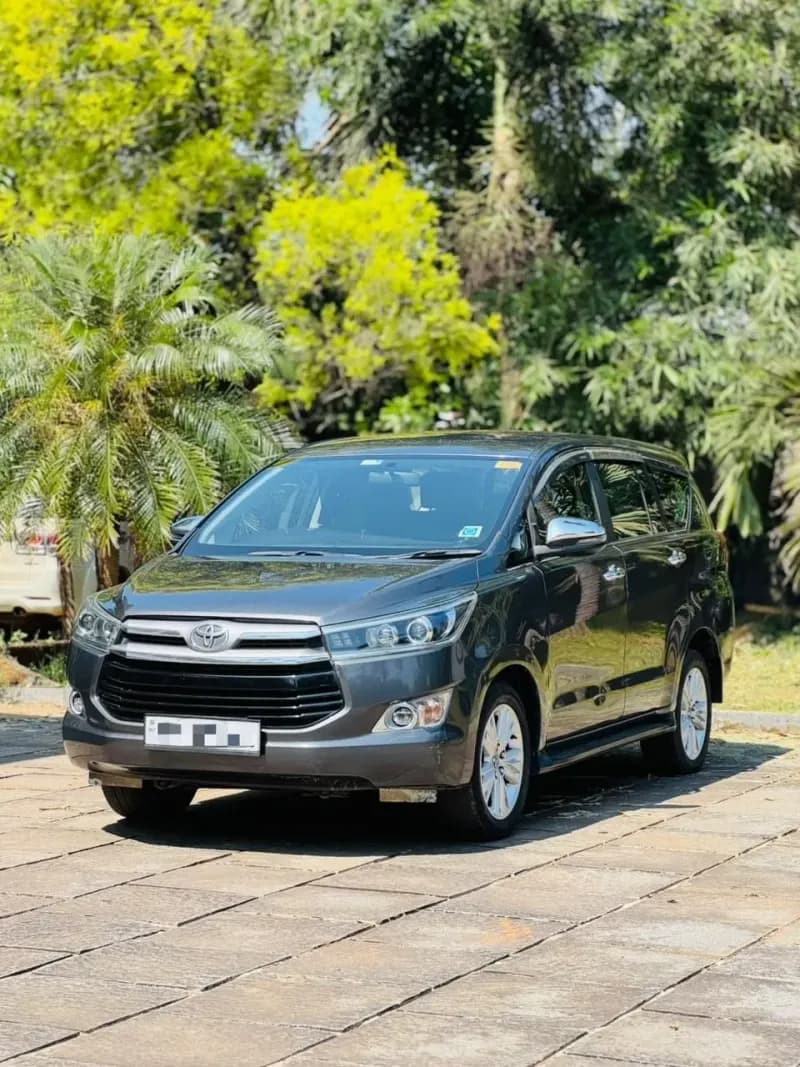 2020 Toyota Innova Crysta 2.4 Z in grey — photo 2 of 6