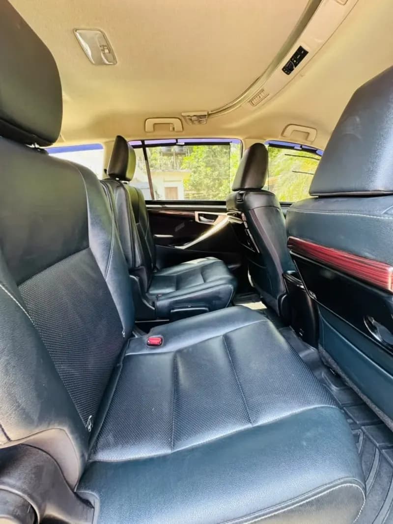 2020 Toyota Innova Crysta 2.4 Z in grey — photo 6 of 6