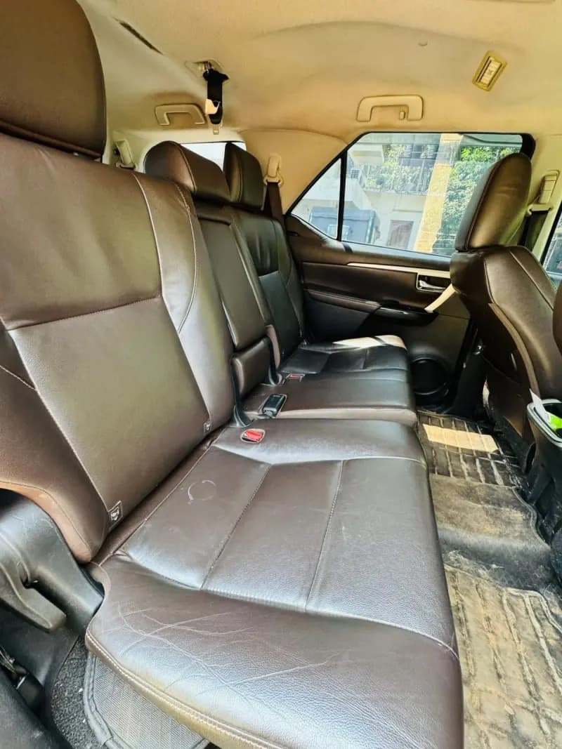 2016 Toyota Fortuner 4x2 MT in black — photo 6 of 6