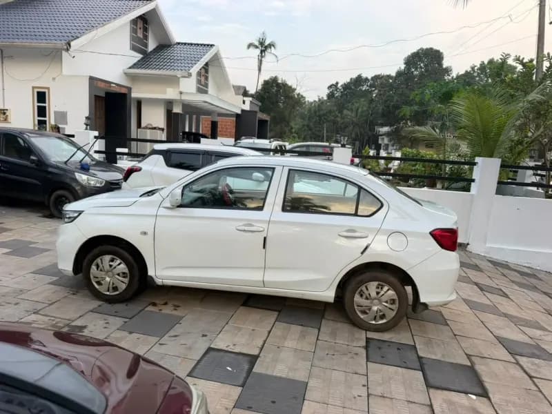 2020 Honda Amaze E in white — photo 3 of 10