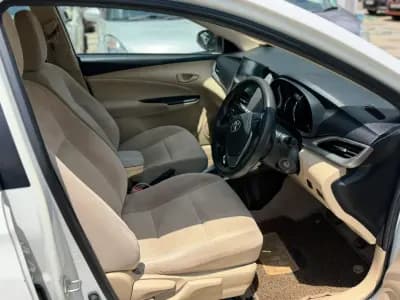2021 Toyota Yaris J in white — photo 9 of 10