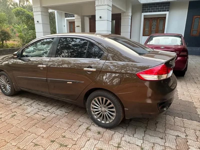2015 Maruti Suzuki Ciaz ZDi Plus SHVS in brown — photo 3 of 6