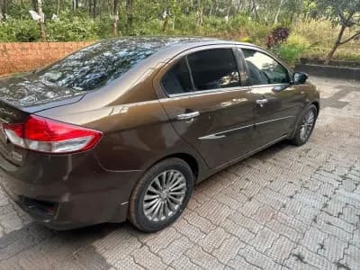 2015 Maruti Suzuki Ciaz ZDi Plus SHVS in brown — photo 4 of 6