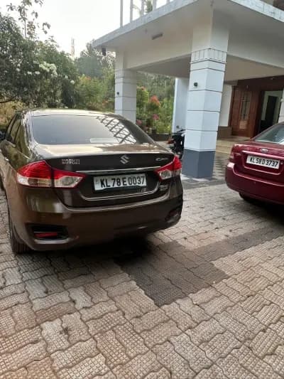 2015 Maruti Suzuki Ciaz ZDi Plus SHVS in brown — photo 5 of 6