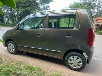 2014 Maruti Suzuki Wagon R LXi Pro Limited Edition in brown — photo 3 of 6