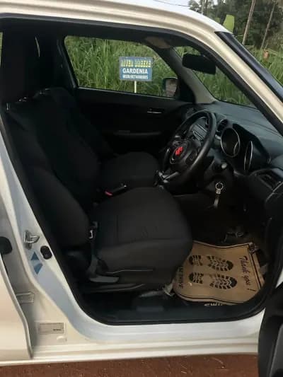 2020 Maruti Suzuki Swift VXi in white — photo 4 of 4