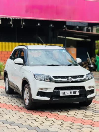 2019 Maruti Suzuki Brezza VDi AMT diesel in white, front view – RR Motors, Iritty, Kannur