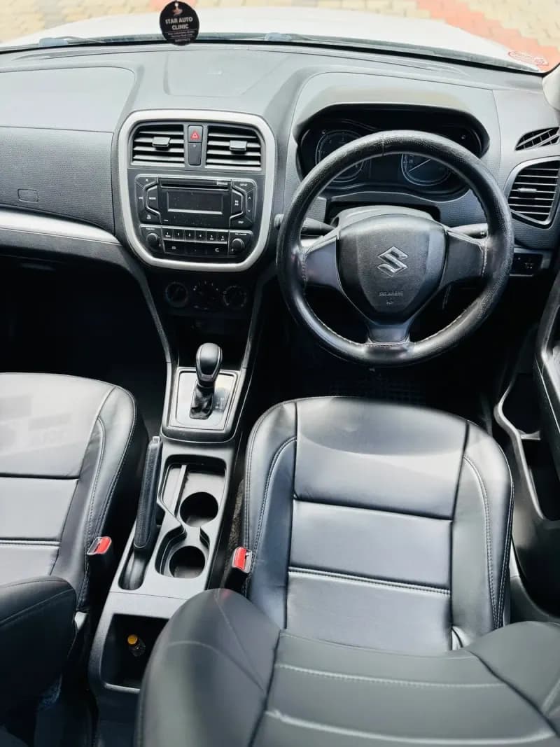 2019 Maruti Suzuki Brezza VDi AMT diesel in white, dashboard and automatic gear selector – RR Motors, Iritty, Kannur