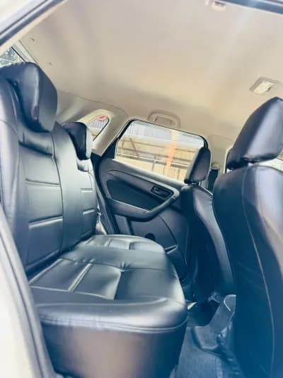 2019 Maruti Suzuki Brezza VDi AMT diesel in white, rear seats – RR Motors, Iritty, Kannur