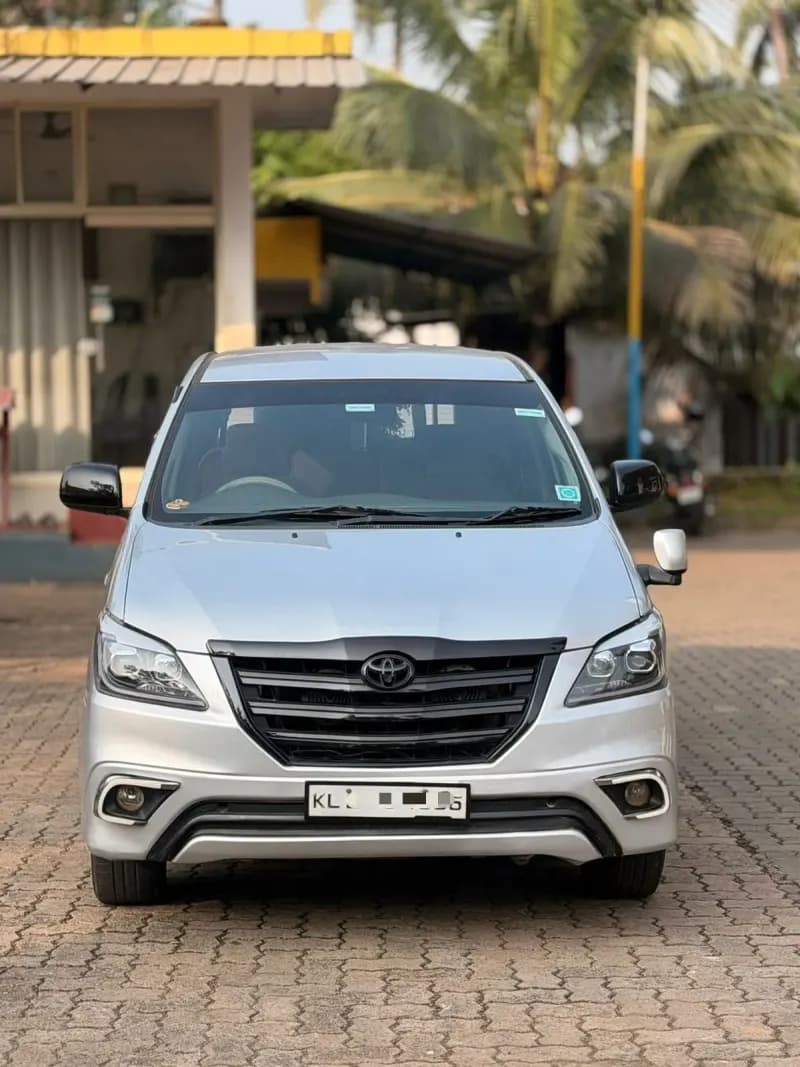 2013 Toyota Innova G4 diesel in silver, front view – RR Motors, Iritty, Kannur