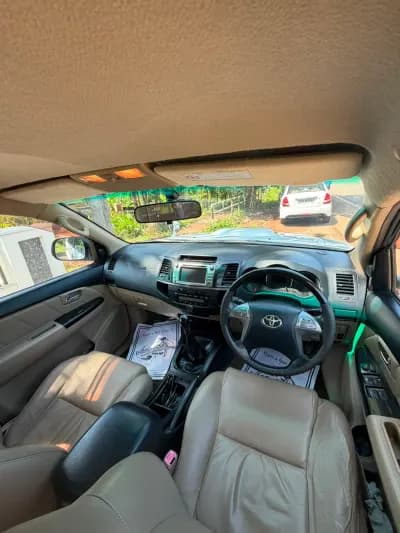 2015 Toyota Fortuner 4X2 Manual in pearl white — photo 5 of 6