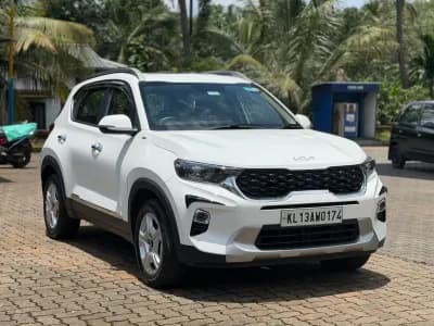 2023 Kia Sonet Htk plus in white — photo 2 of 10
